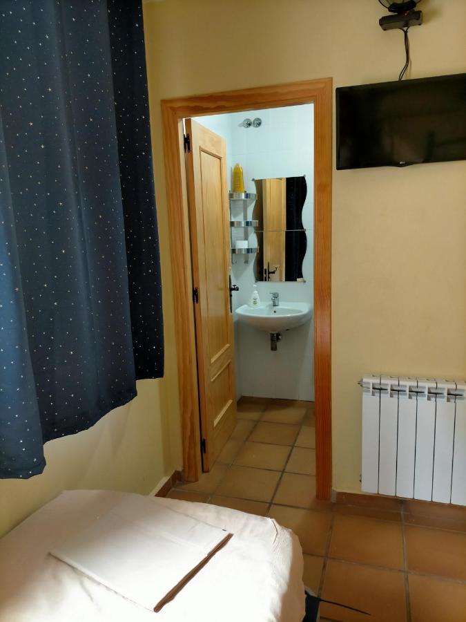 Albergue Santa Barbara Aliaga Extérieur photo